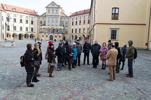 Workshop participants at a master class by Janusz Mroz